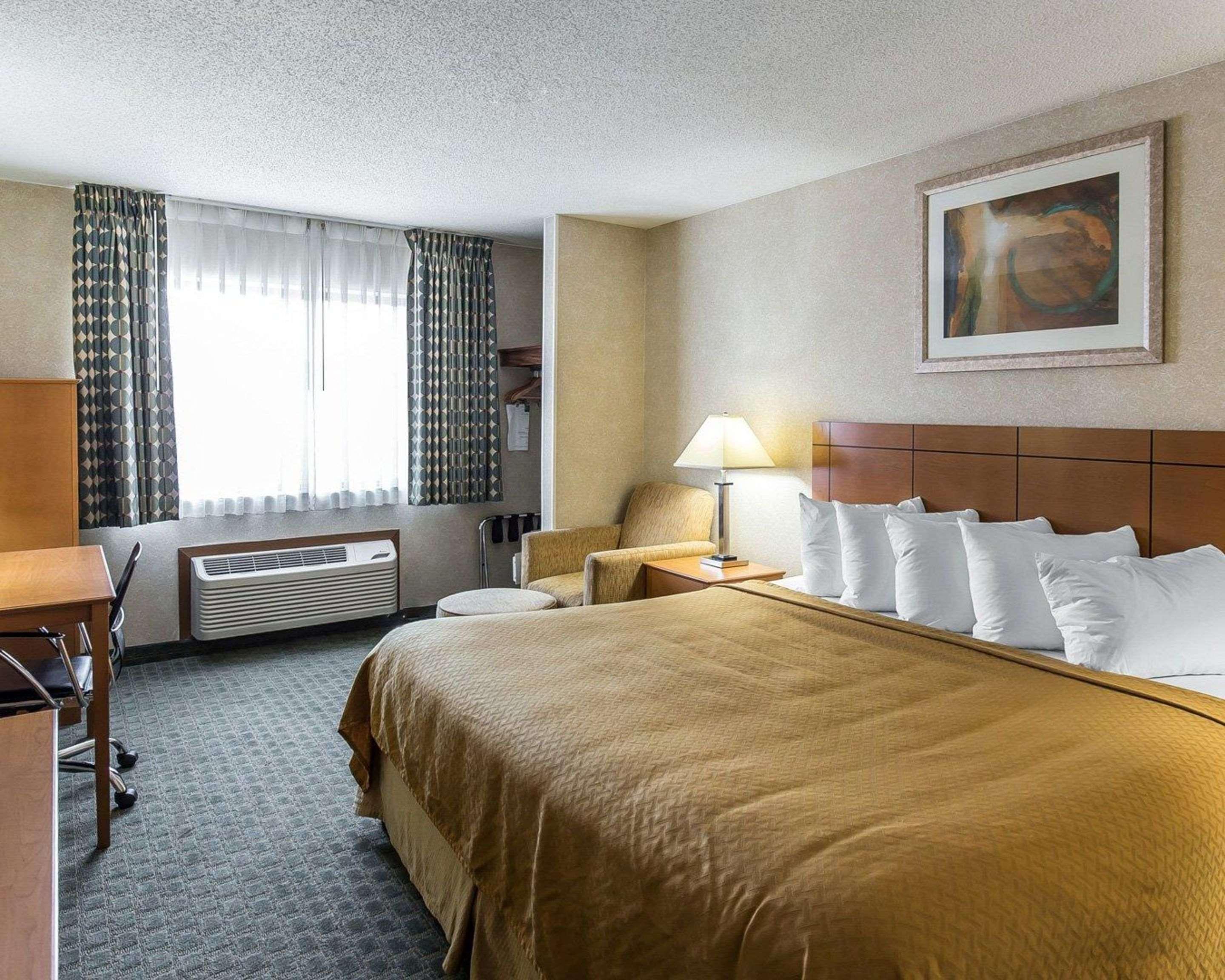 Quality Inn At Collins Road - Cedar Rapids Zewnętrze zdjęcie