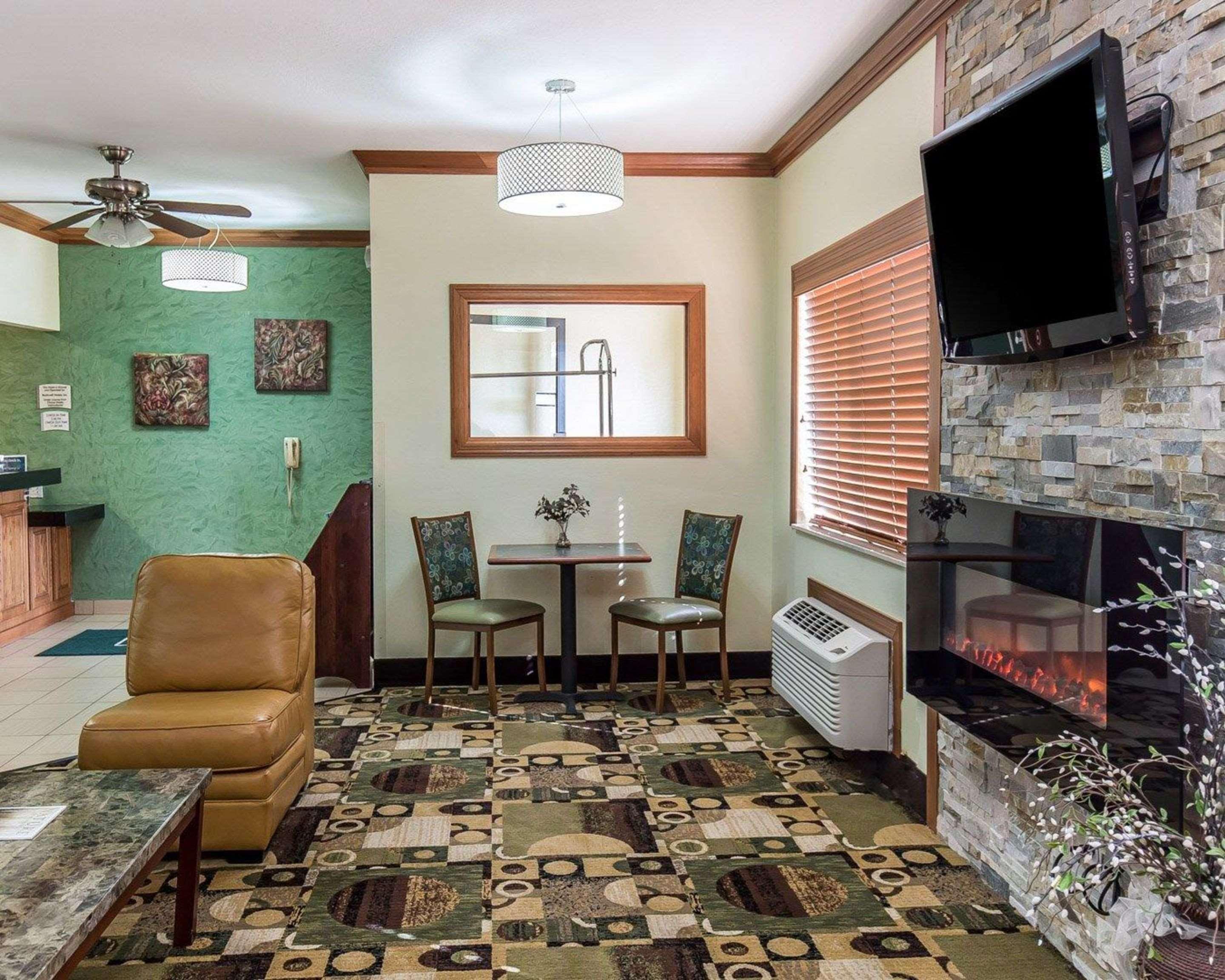 Quality Inn At Collins Road - Cedar Rapids Zewnętrze zdjęcie