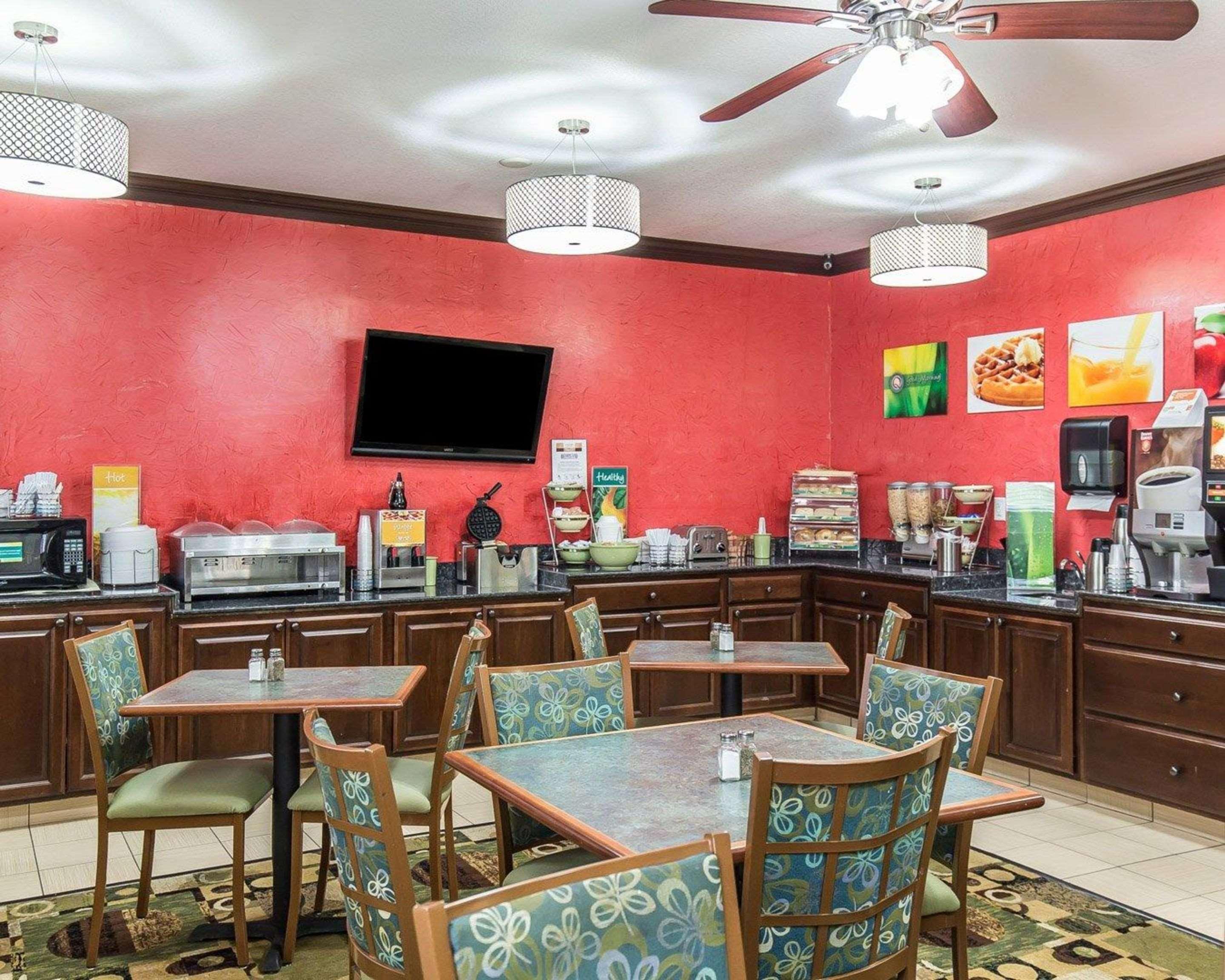 Quality Inn At Collins Road - Cedar Rapids Zewnętrze zdjęcie