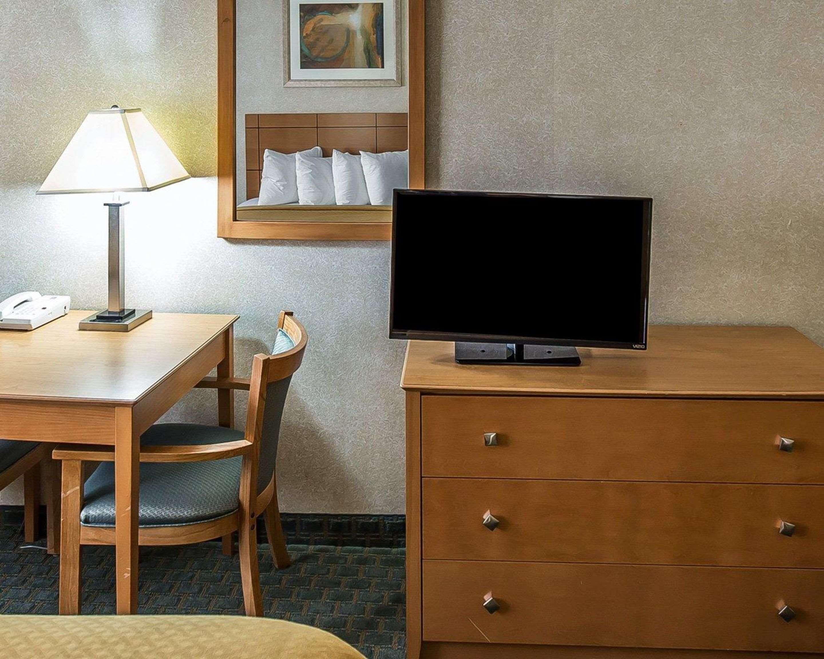 Quality Inn At Collins Road - Cedar Rapids Zewnętrze zdjęcie
