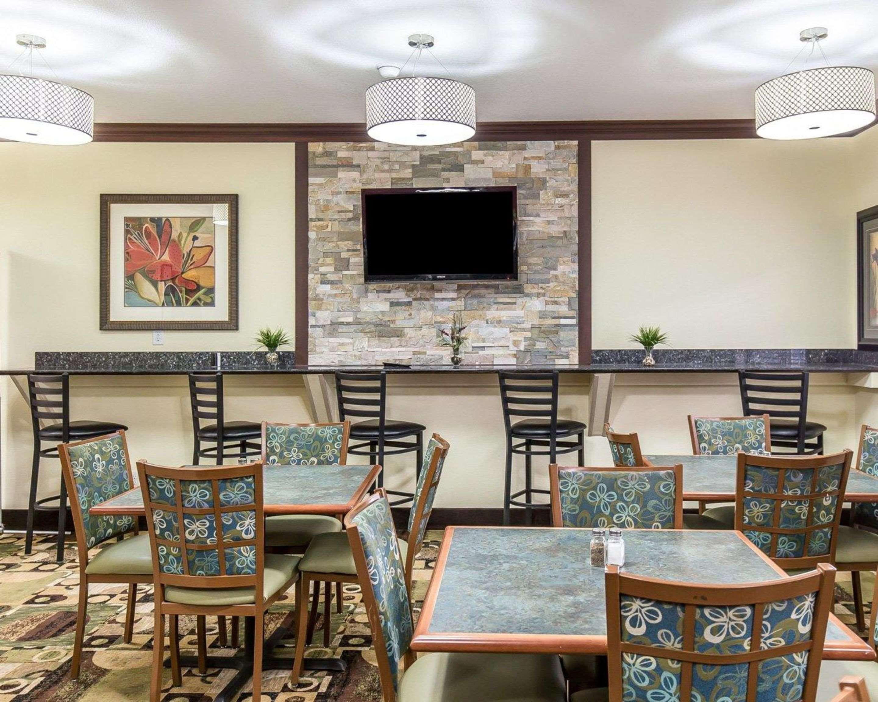 Quality Inn At Collins Road - Cedar Rapids Zewnętrze zdjęcie