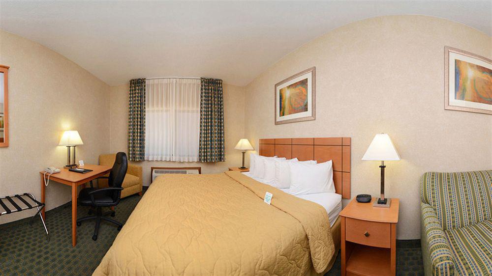 Quality Inn At Collins Road - Cedar Rapids Zewnętrze zdjęcie